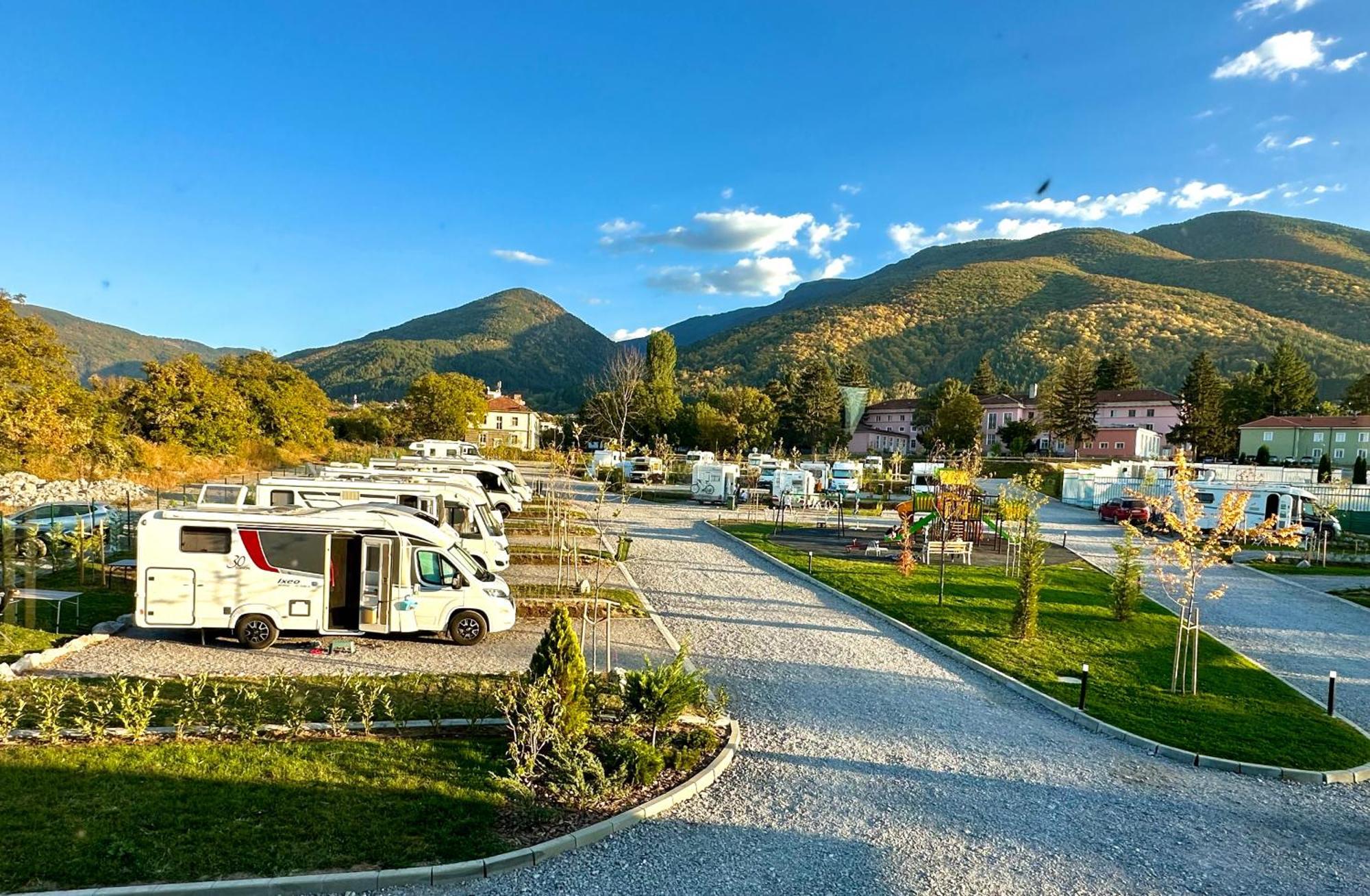 7 Lakes Camping Sapareva Banya Luaran gambar